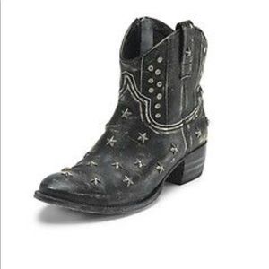Studded star cowgirl boots